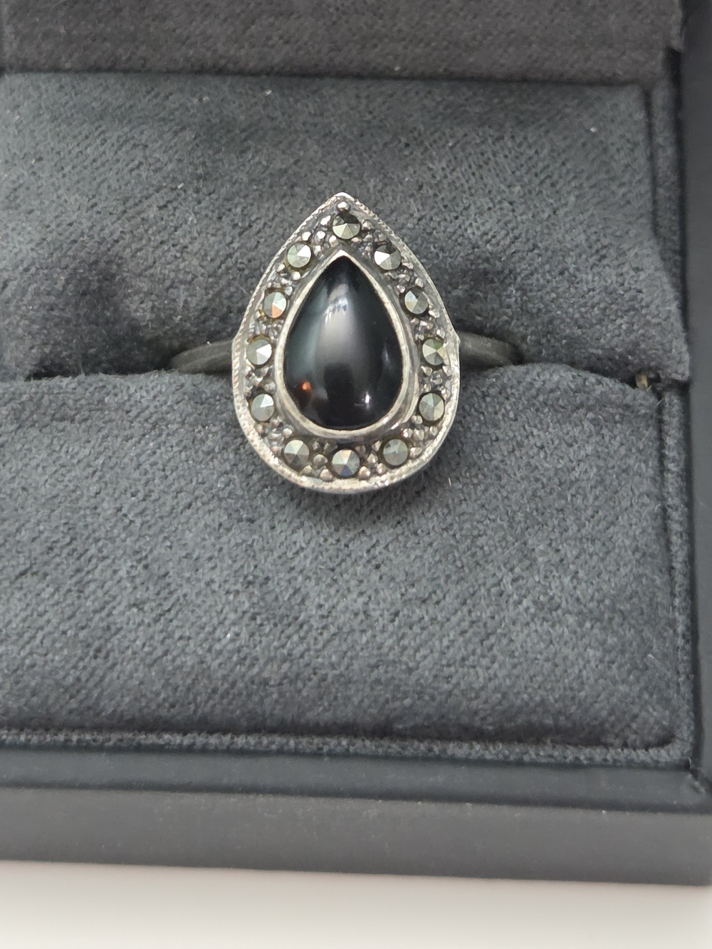 Beautiful Vintage Sterling Silver Teardrop Statement Ring Size 8